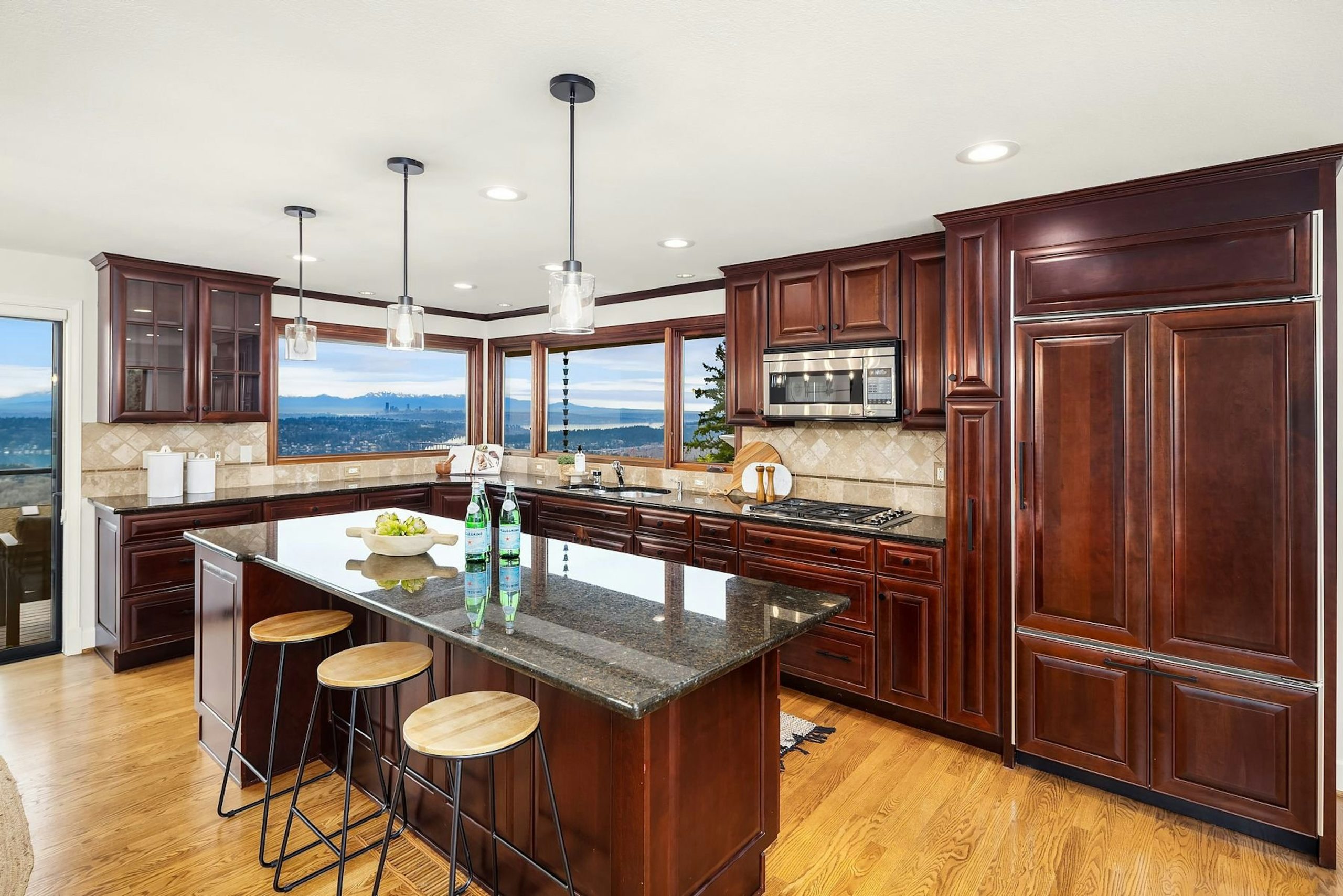 024-489719-Web_18_14480969